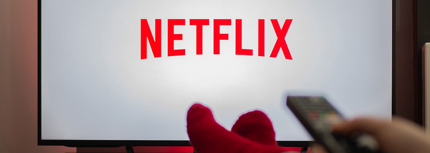 How to get netflix on tv store from phone